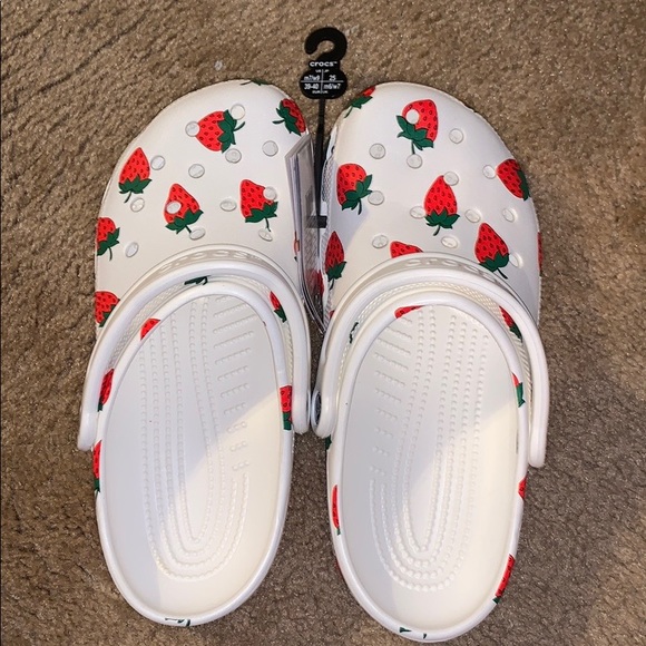 strawberry crocs amazon